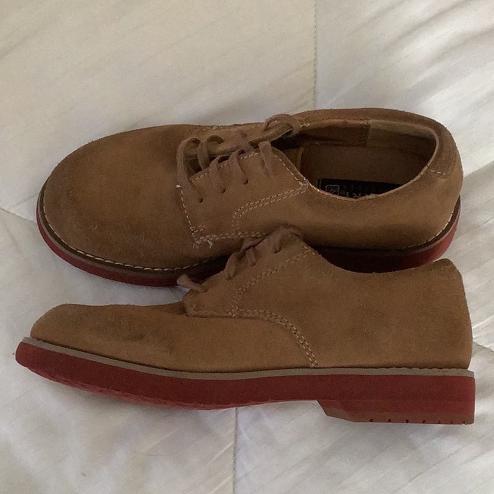 Boys Suede Sperry shoes Sz 13M